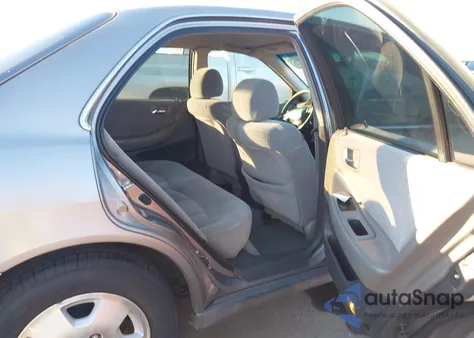 2000 Honda Accord 3.0 Lx z USA, uszkodzony, nr VIN 1HGCG1645YA100286